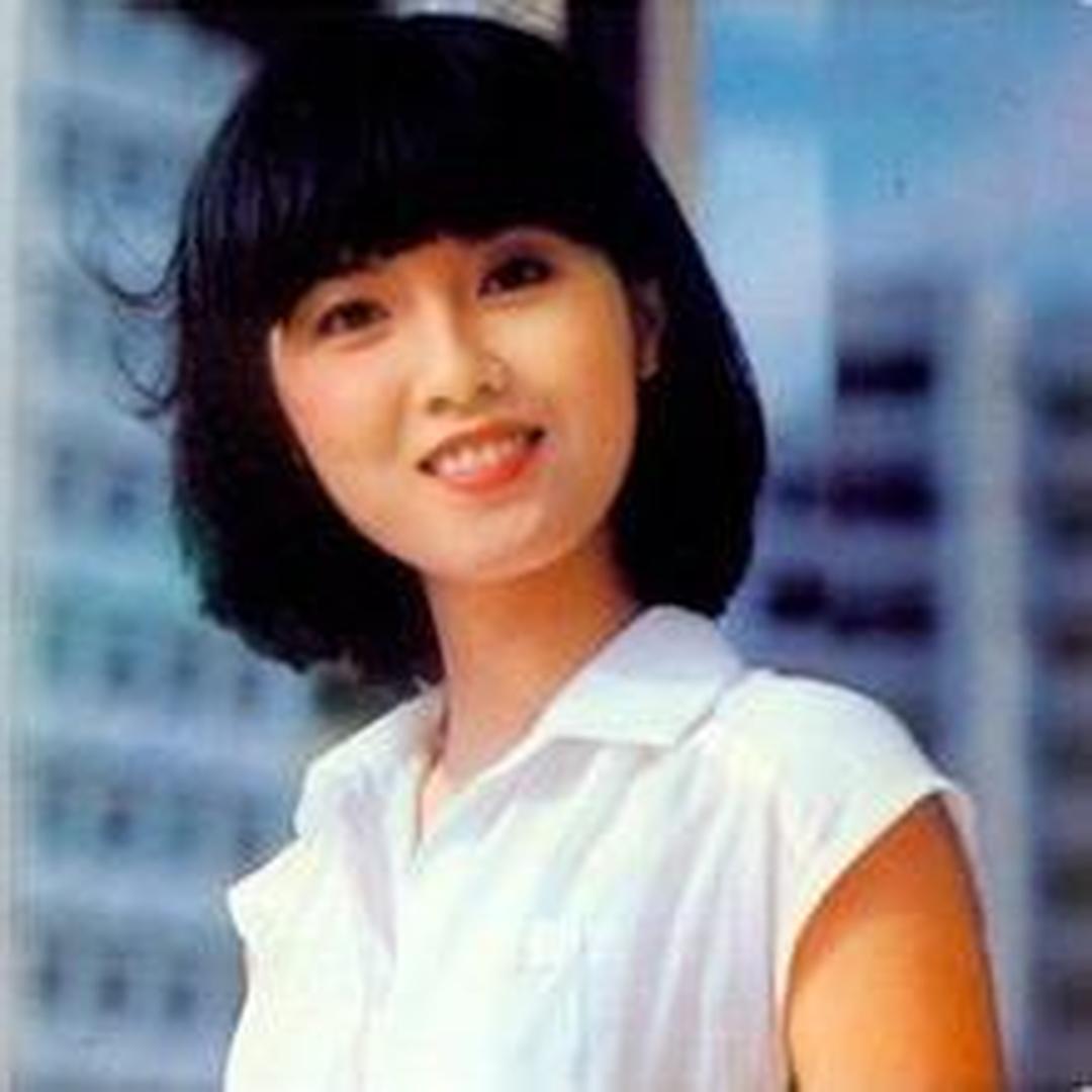 《中国新娘》演唱者:江玲 《中国新娘》演唱者:江玲