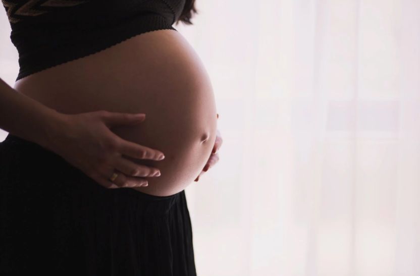 怀孕两个月孕囊增大没有胎芽