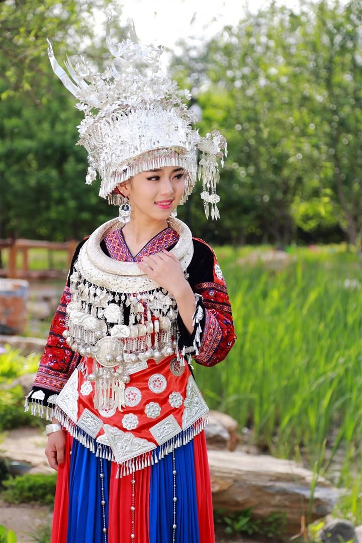 中国少数民族服装 快懂百科