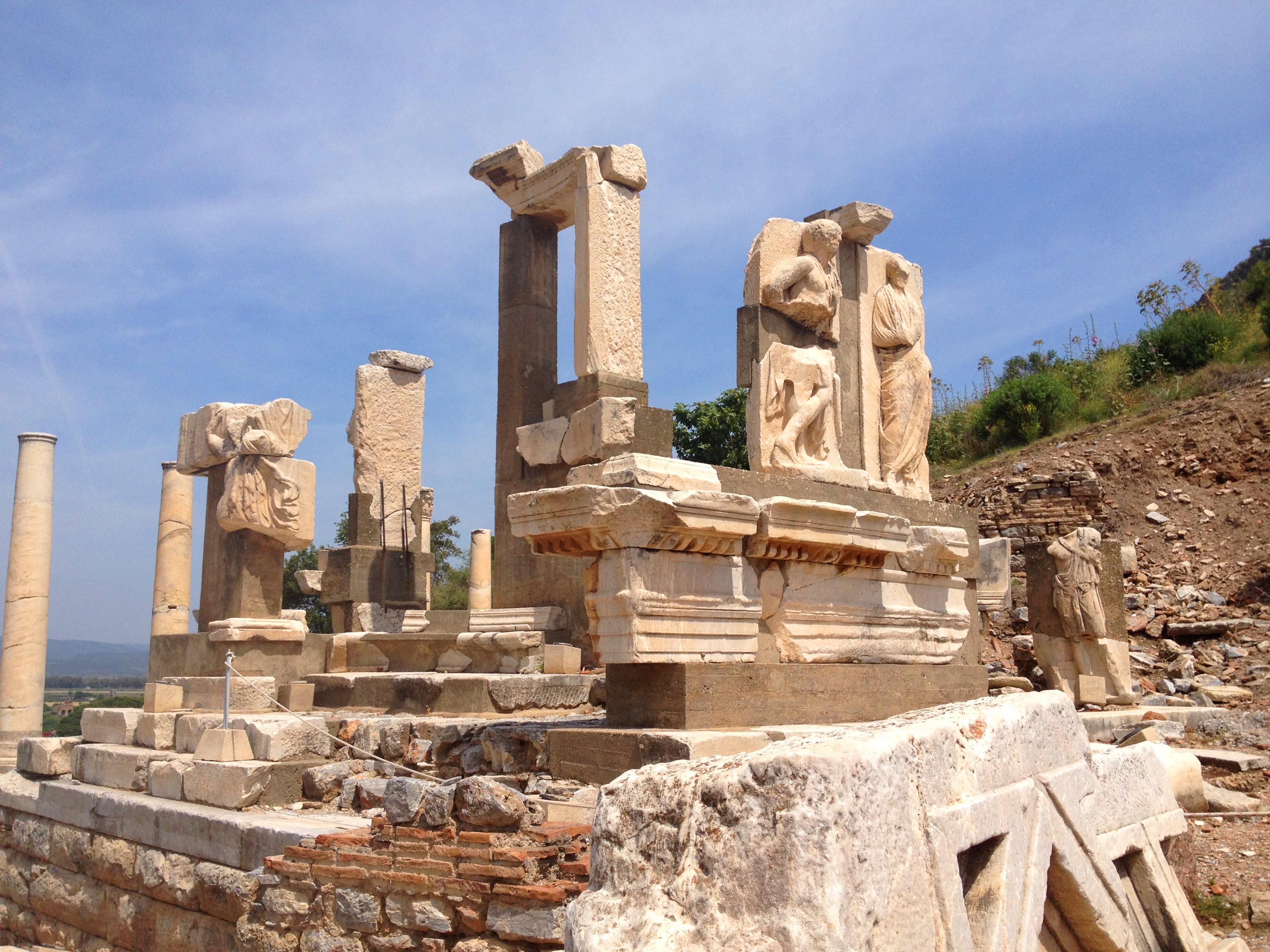 【携程攻略】塞尔丘克以弗所古城景点,以弗所（Efes），这个新约《圣经》中出现过的地名是世界上保存的最完…