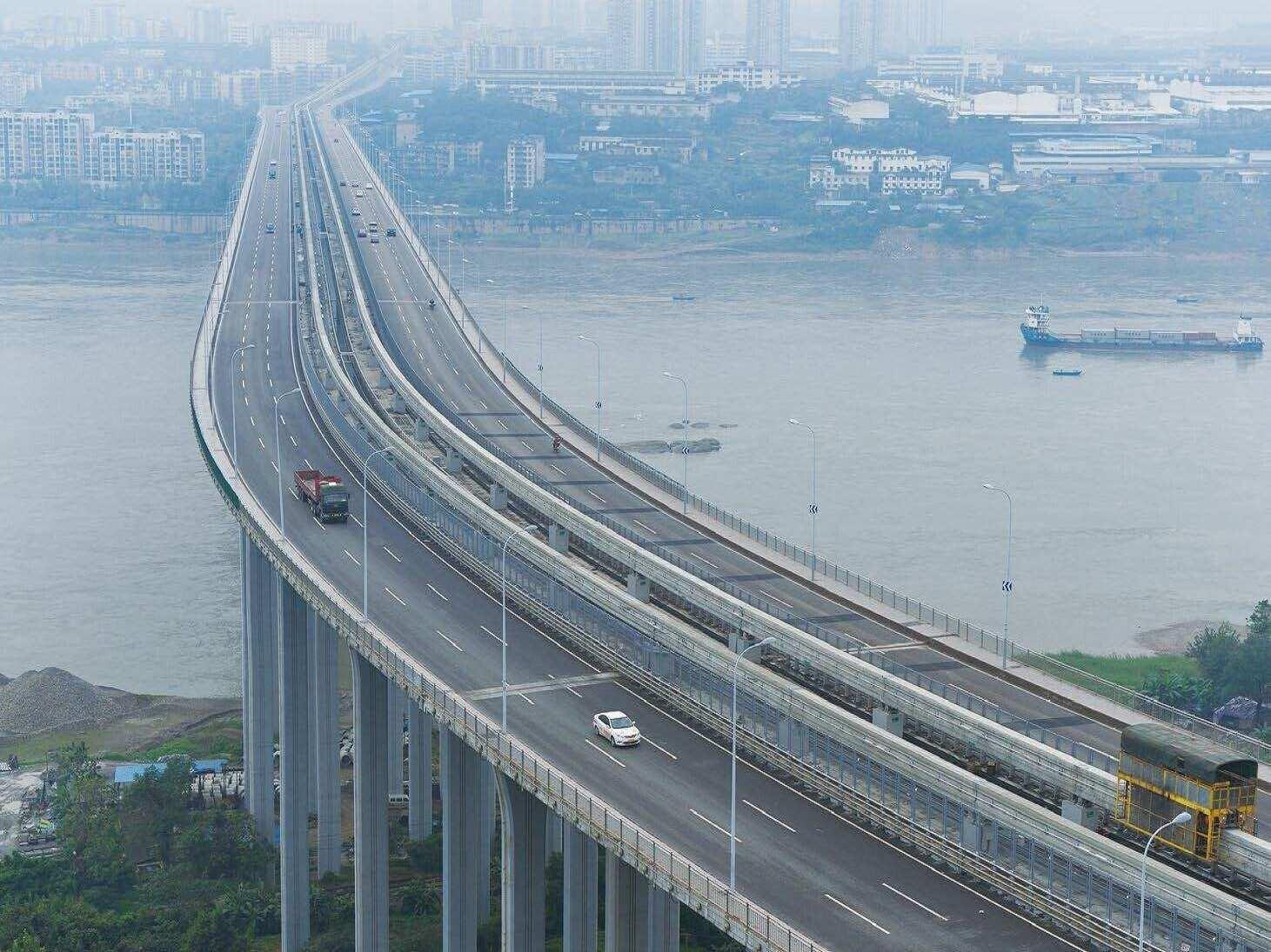 2024重庆长江大桥游玩攻略,重庆确实是个很特别的城市，...【去哪儿攻略】