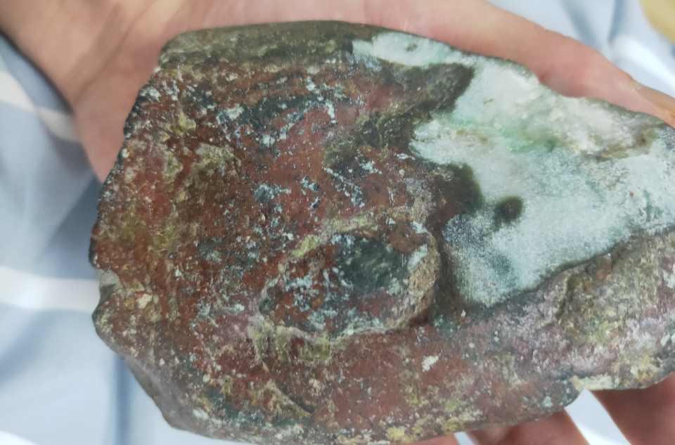 鑑賞石 赤石 直径8cm 原石 鑑賞石 丸玉 自然石 赤玉石 天然石