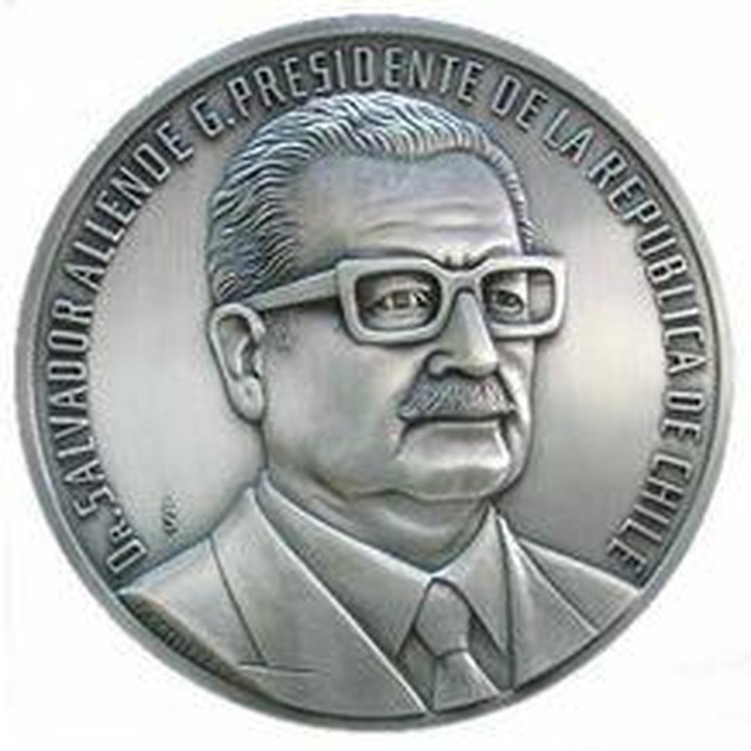 印有阿连德头像的硬币