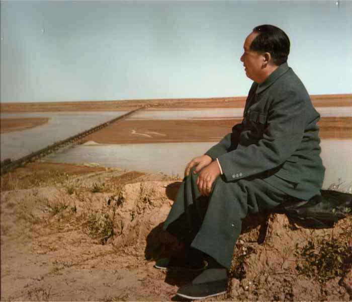 毛主席在北戴河鸽子窝海滨