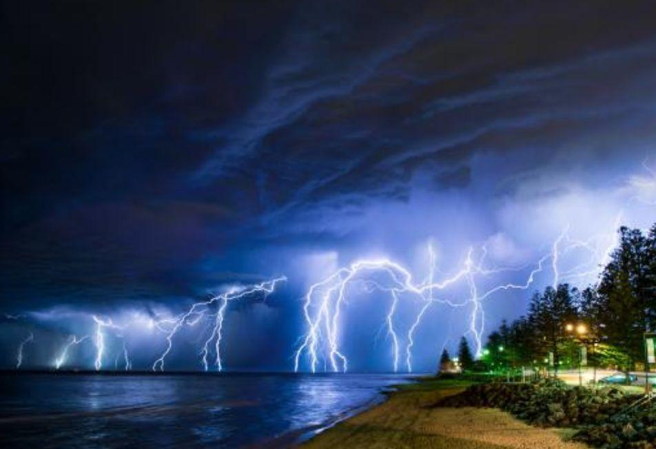 雷声轰鸣