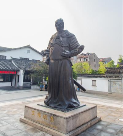 梦见楼倒了自己掉水里了，解读梦境中的警示与启示