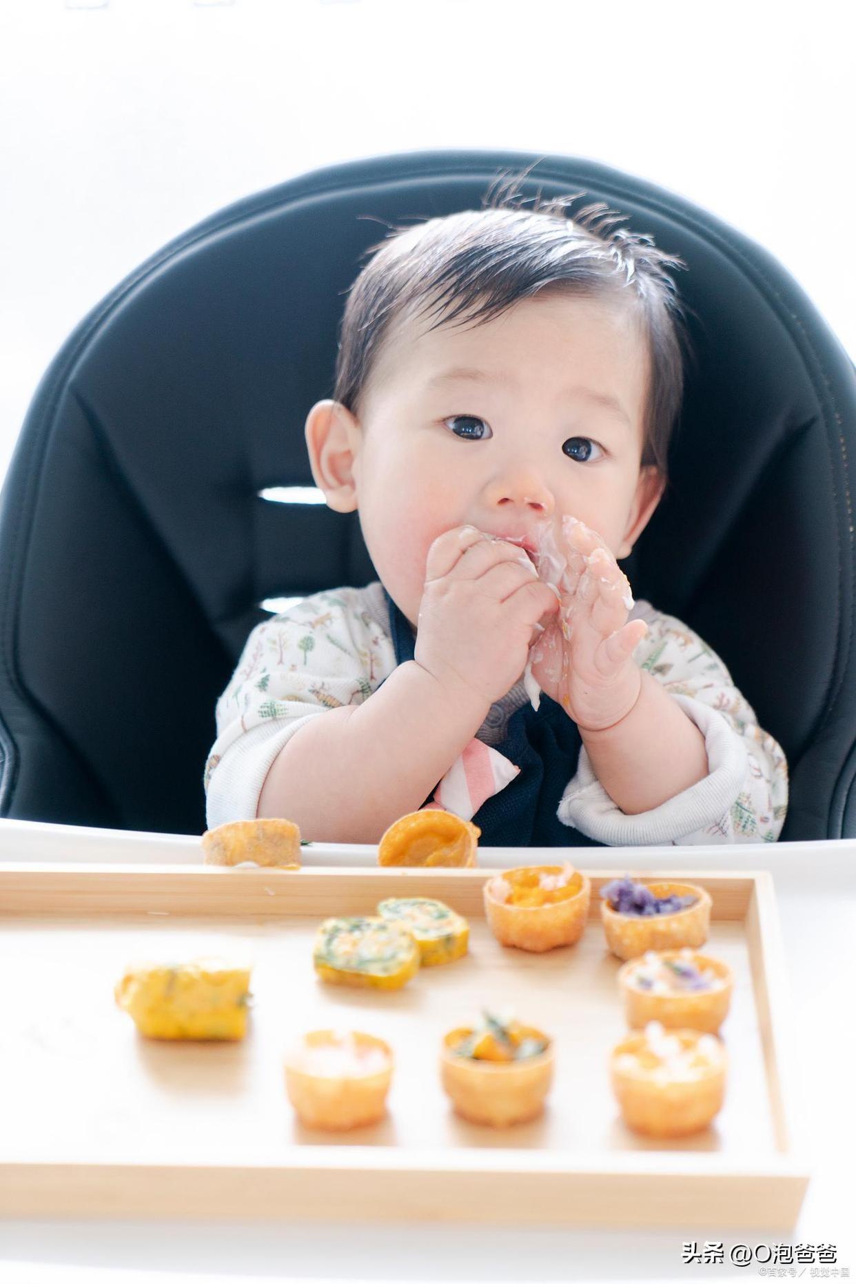 八个月的宝宝吃什么辅食好，7~8月龄宝宝一日饮食安排